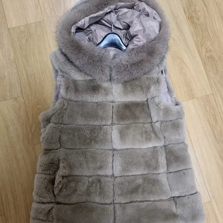 [BUNJANG] LBL Rabbit Fur Vest / LBL 여성용 토끼털 퍼 베스트