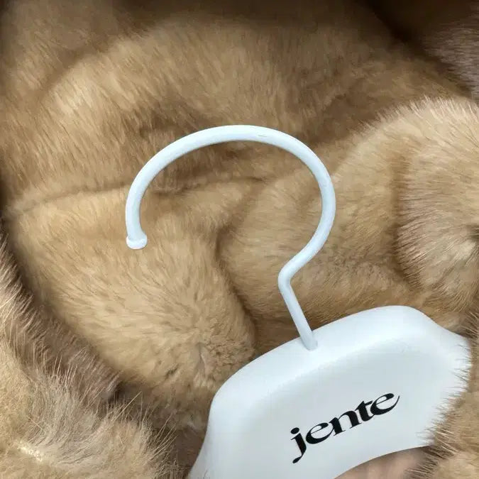 [SOLD OUT] <최종가> 호리젠탈 모피 밍크 롱 후드 베스트 (동우모피)