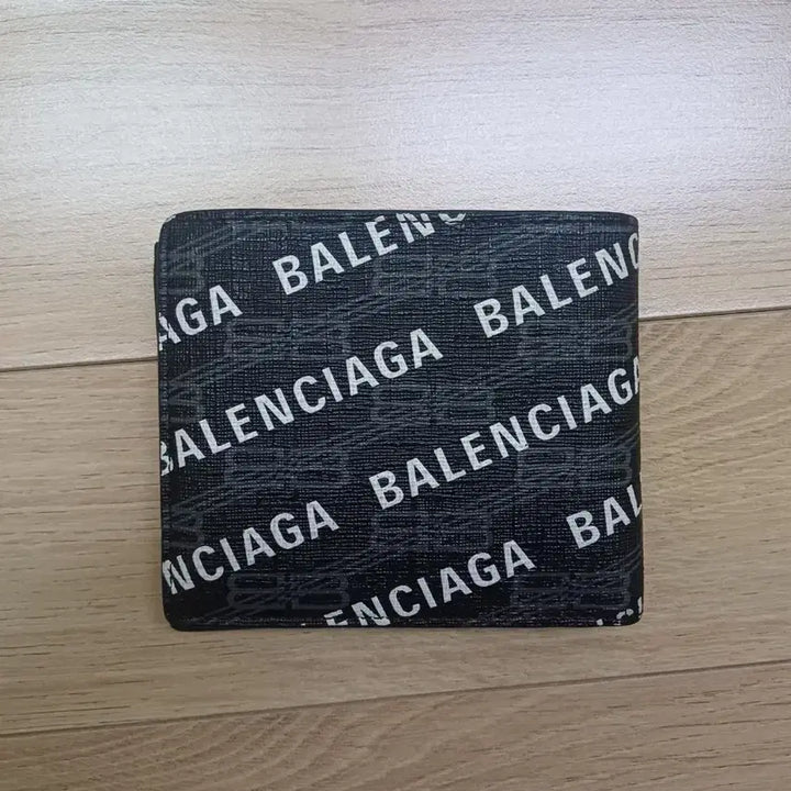 [BUNJANG] Balenciaga Logo Print Bi-fold Wallet - Black / 발렌시아가 로고 프린트 반지갑 블랙