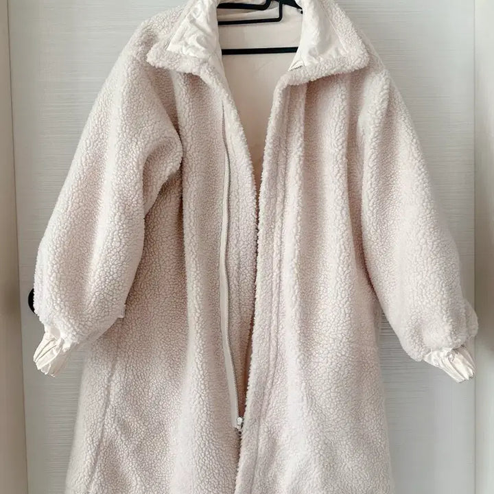 [BUNJANG] Stylenanda High Neck Dumble Long Parka (Cream) / 스타일난다 하이넥카라 덤블 롱파카 (크림컬러) 뽀글이롱코트