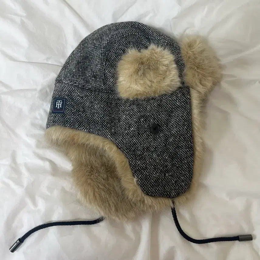 [BUNJANG] Tommy Hilfiger Trapper Hat / Tommy Hilfiger (타미힐피거) 트래퍼 햇 / 거의 새상품