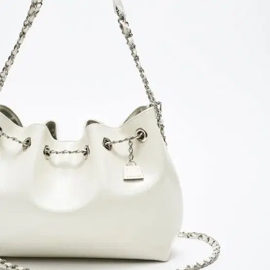 [BUNJANG] Dimmie White Chain Bag / 카디널레드 Dimmie 디미 화이트 체인백