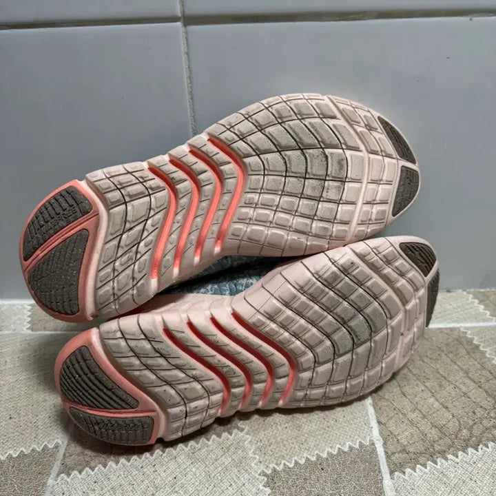 [BUNJANG] Nike Free Run Next Nature Flyknit Flywire (Almost New) / 나이키 프리 런 넥스트 네이처 240 플라이니트 플라이와이어 (거의새것!