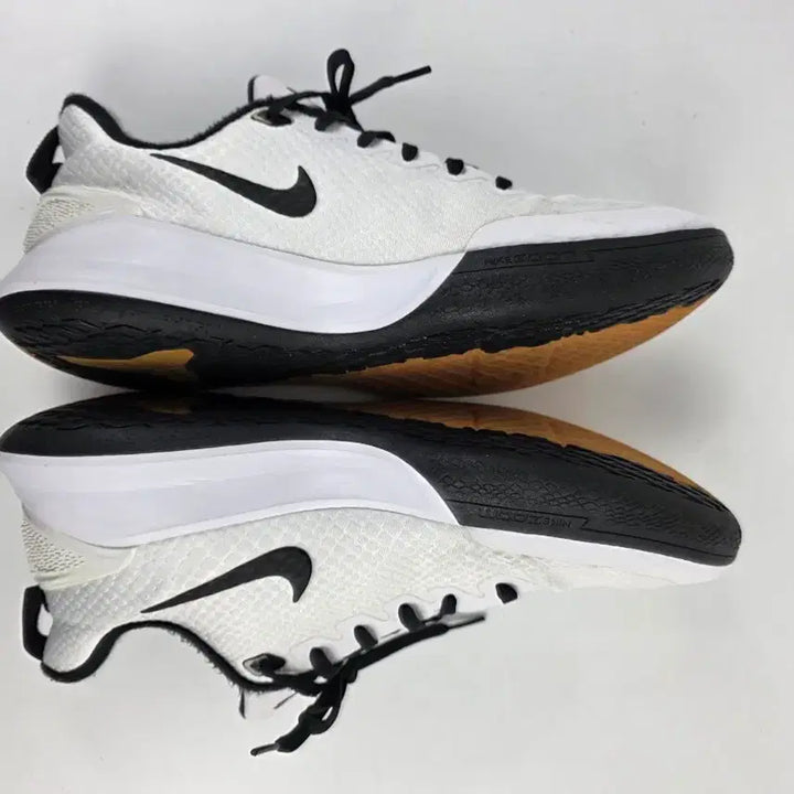 [BUNJANG] Nike Mamba Focus White Black / 빈트로^^290 나이키 맘바 포커스 화이트 검