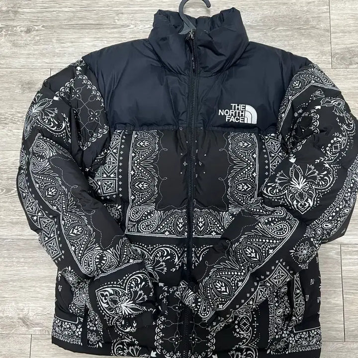 [BUNJANG] North Face Paisley Nuptse Puffer Jacket Black / [급처]노스페이스 페이즐리 눕시 패딩 블랙