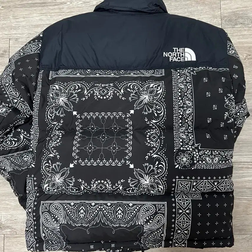 [BUNJANG] North Face Paisley Nuptse Puffer Jacket Black / [급처]노스페이스 페이즐리 눕시 패딩 블랙