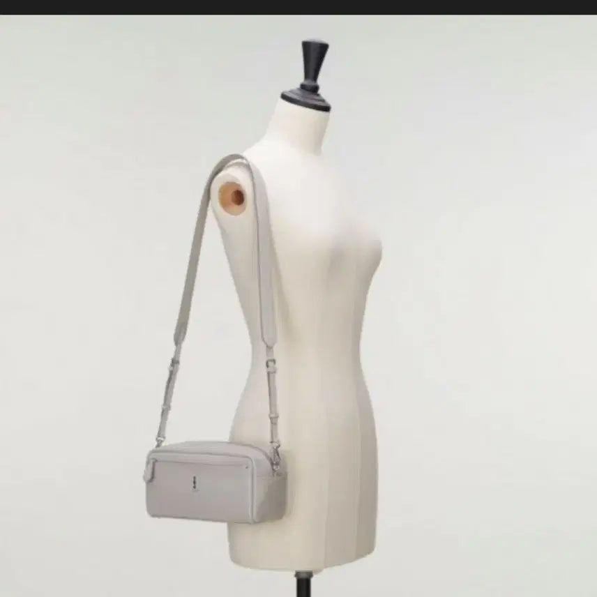 [BUNJANG] Vunque Shutter Cross Light Gray / 분크 셔터크로스 라이트그레이