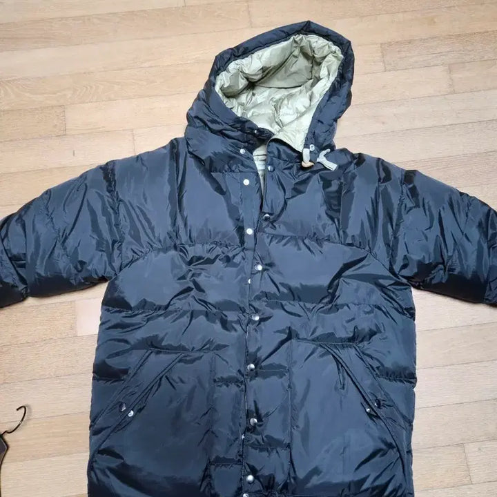 [SOLD OUT] 비헤비어 시에라 덕다운 파카 블랙/올리브 2