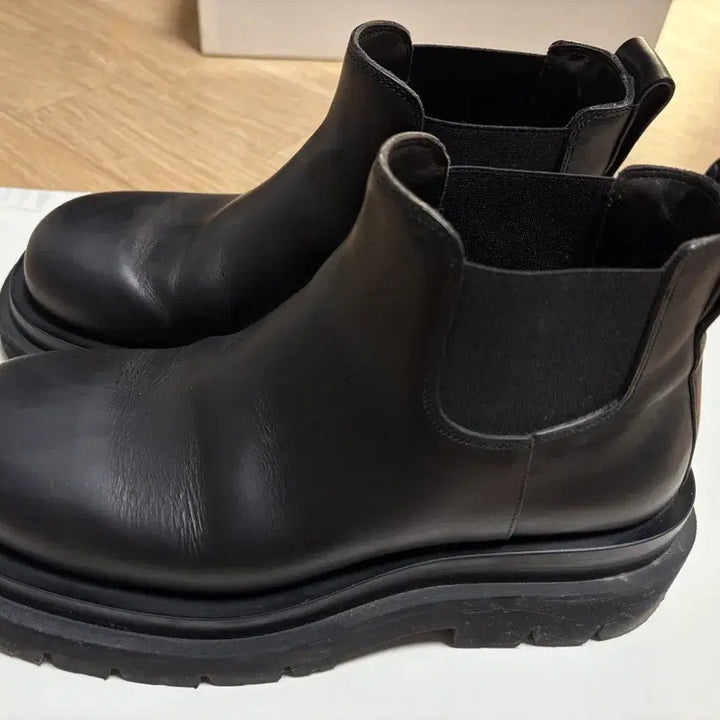 [BUNJANG] Bottega Veneta Lug Chelsea Ankle Boots / 보테가 베네타 러그 첼시 앵클 부츠 37