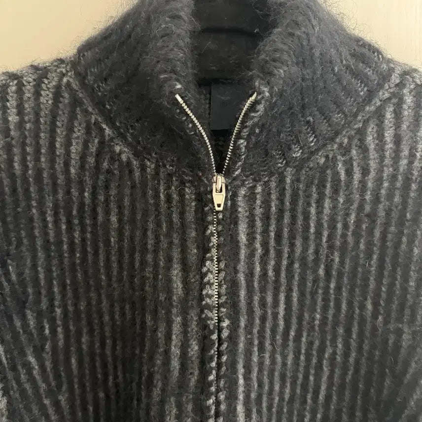 [BUNJANG] Juun J Knit Zip-up / Juun j 데미지 니트집업