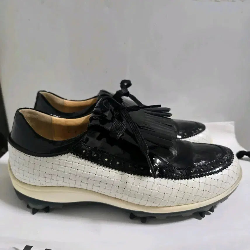 [BUNJANG] Helvesko Golf Shoes White/Black 235 / 헬베스코 태슬 골프화 235