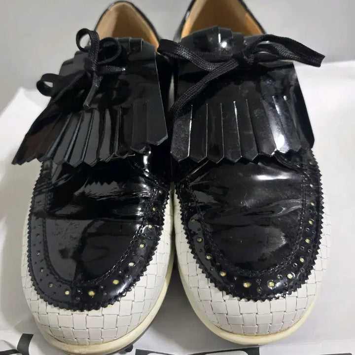 [BUNJANG] Helvesko Golf Shoes White/Black 235 / 헬베스코 태슬 골프화 235