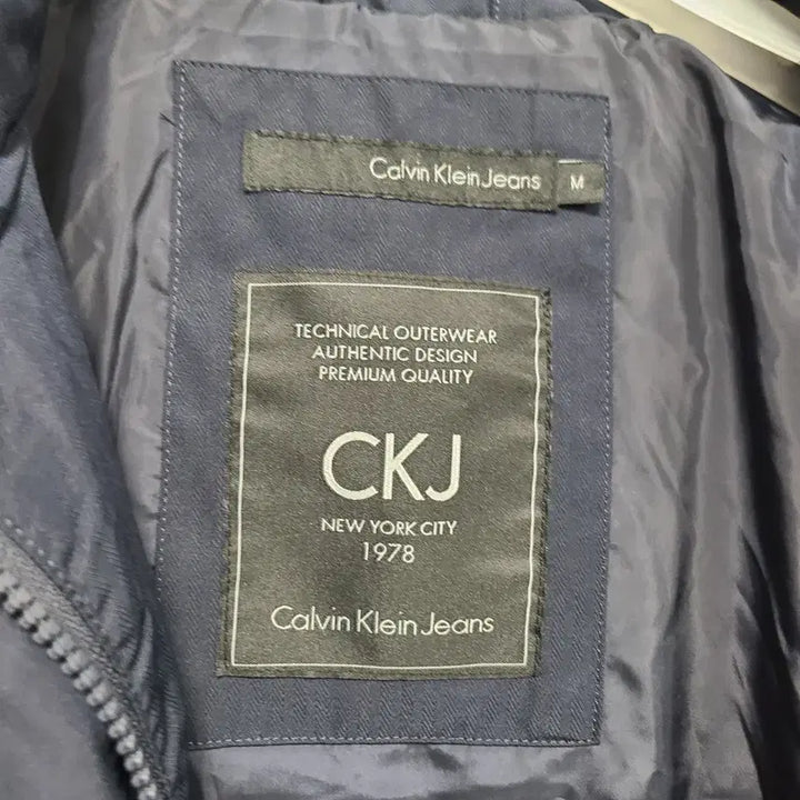 [BUNJANG] Calvin Klein Navy Quilted Padded Coat (Women's M) / ㅡ캘빈클라인 진 네이비 누빔패딩코트 여M ㅡ0108