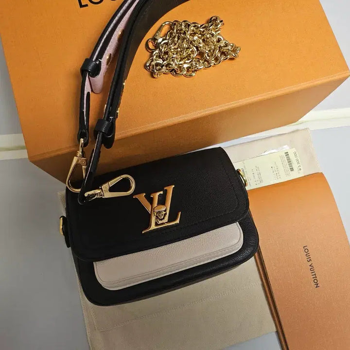 [BUNJANG] Louis Vuitton Lockme Tender Shoulder Bag / [S급/새상품급] 루이비통 락미텐더 숄더백