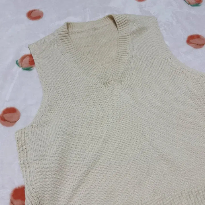 [BUNJANG] Ivory V-Neck Knit Vest / 아이보리 니트 조끼 V넥 판매합니당