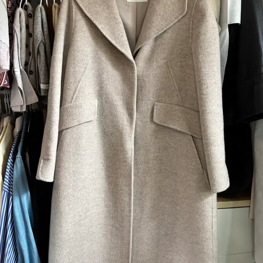 [BUNJANG] GIVY Coat (93% Wool) / GIVY 코트 (모 93%)