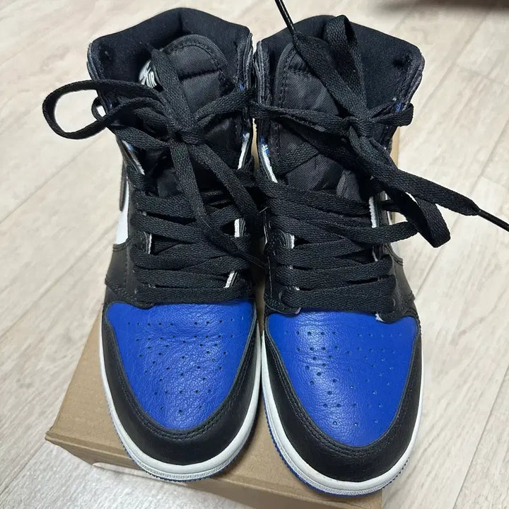 [BUNJANG] Jordan 1 Retro High OG Royal Toe 235 / 조던 1 레트로 하이 OG 로얄토 235
