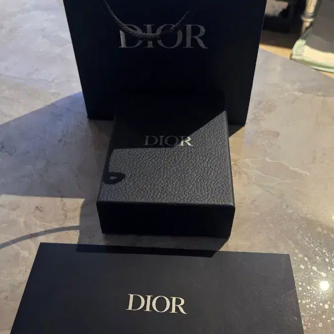 [BUNJANG] DIOR Wallet / DIOR 디올 블랙 반지갑 더스트백 포함 최신형