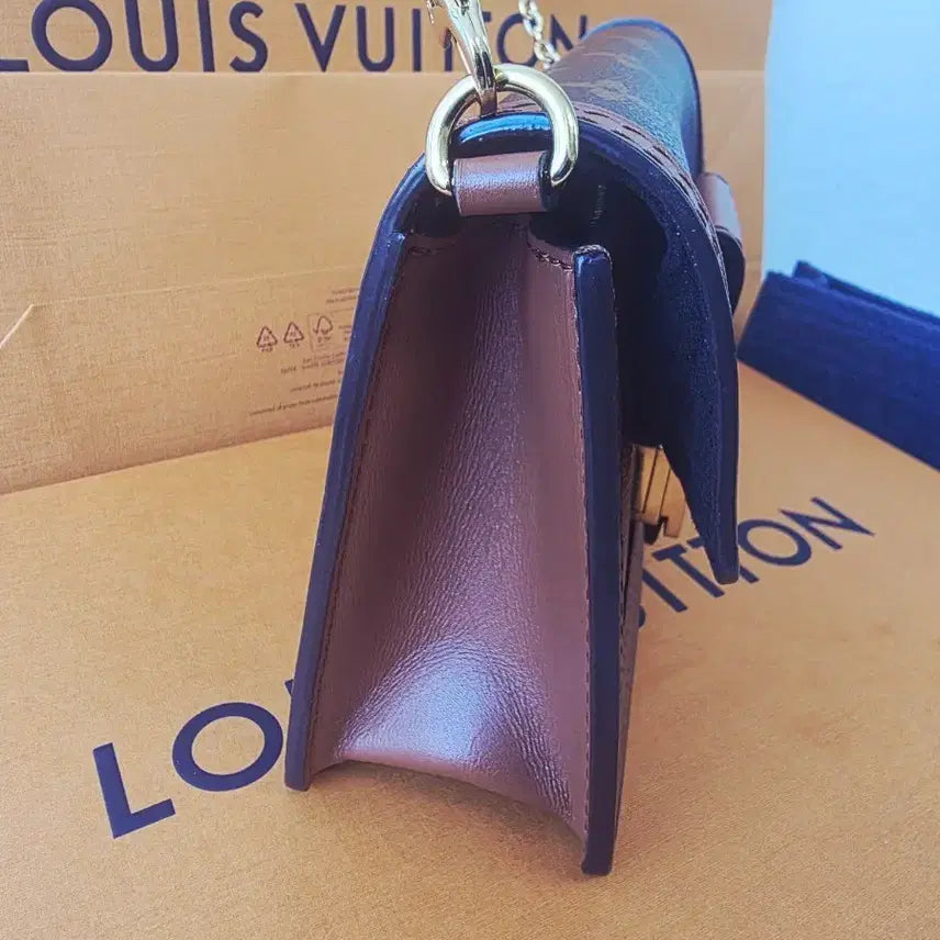 [BUNJANG] Louis Vuitton Dolphin Chain Wallet / 루이비통 돌핀 체인 월릿M68746