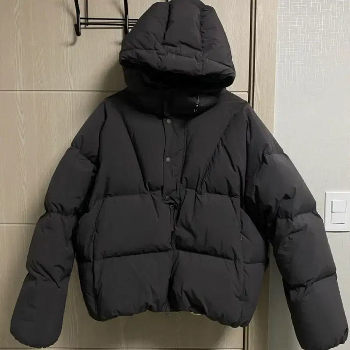 [BUNJANG] Behavior Polar Bear Padded Jacket - Charcoal / 비헤비어 폴라베어 패딩 차콜