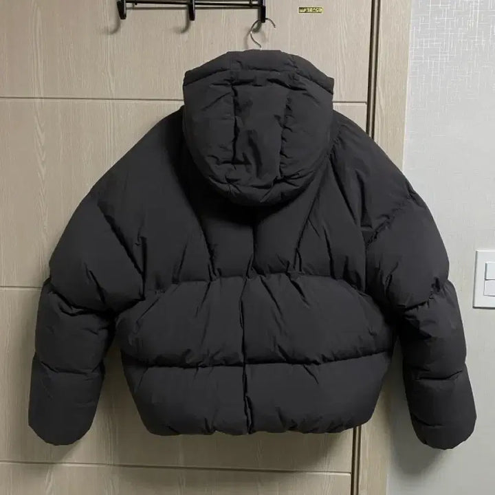 [BUNJANG] Behavior Polar Bear Padded Jacket - Charcoal / 비헤비어 폴라베어 패딩 차콜