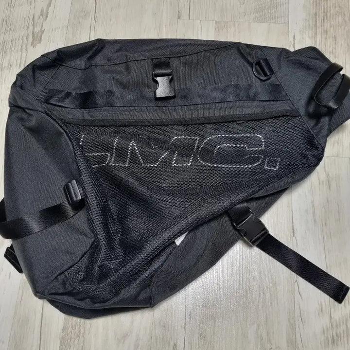 [BUNJANG] LMC Sling Bag / LMC슬링백 판매합니다