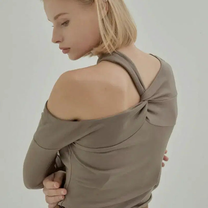 [BUNJANG] Thetis TWO-WAY CROSS TOP / 더티스 투웨이 크로스 탑 Thetis TWO-WAY CROSS TOP