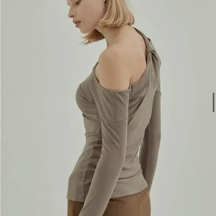 [BUNJANG] Thetis TWO-WAY CROSS TOP / 더티스 투웨이 크로스 탑 Thetis TWO-WAY CROSS TOP