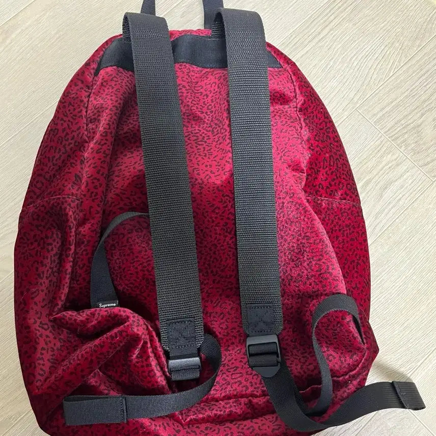 [BUNJANG] Supreme Velvet Backpack Red Leopard / (새상품)슈프림 벨벳 백팩 레드 레오파드 - 25FW 뺏지x