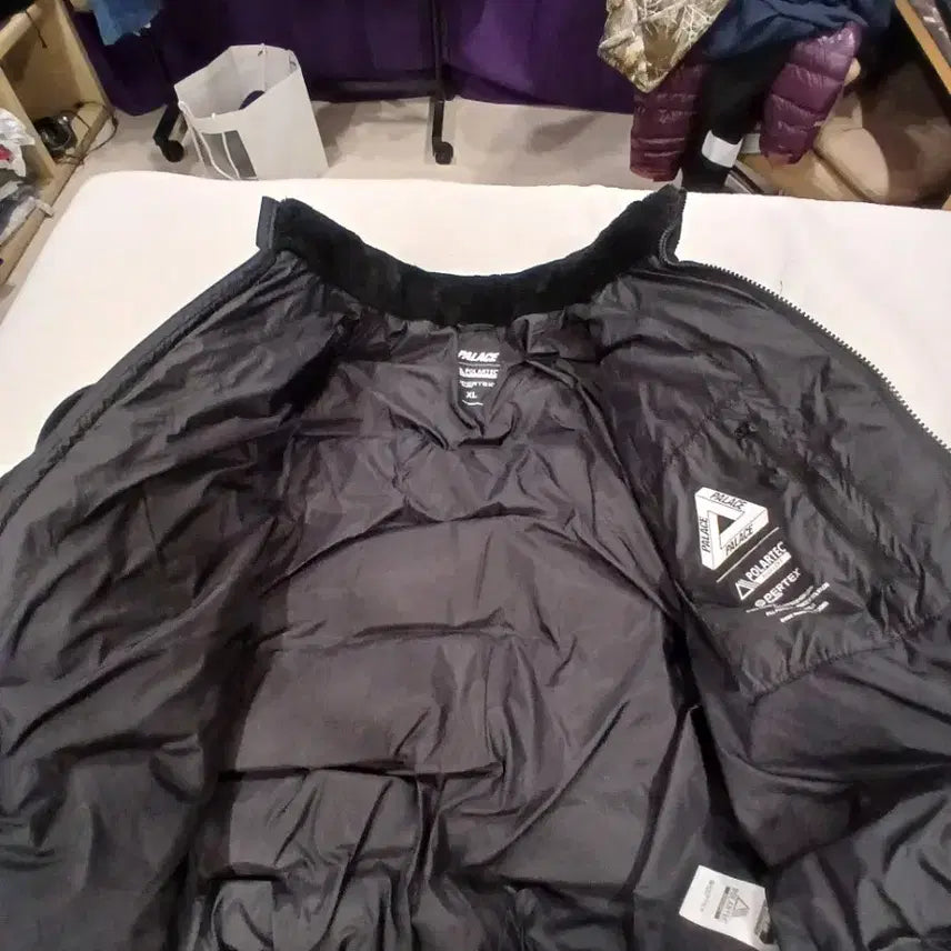 [BUNJANG] Palace Black Padded Jacket / 팔라스 블랙 패딩xl