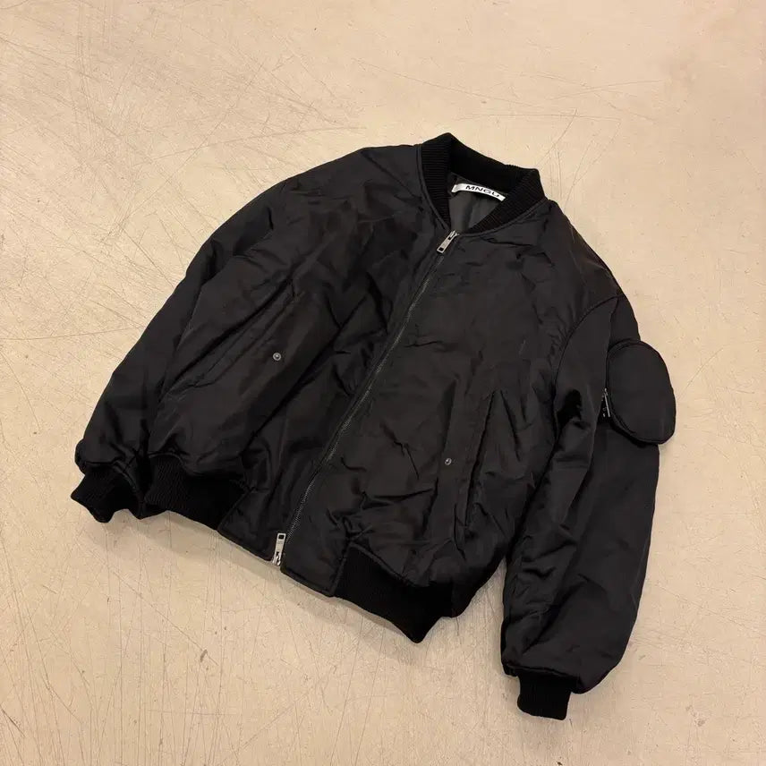 [BUNJANG] MNGU Black Bomber Jacket / MNGU 블랙 봄버 자켓