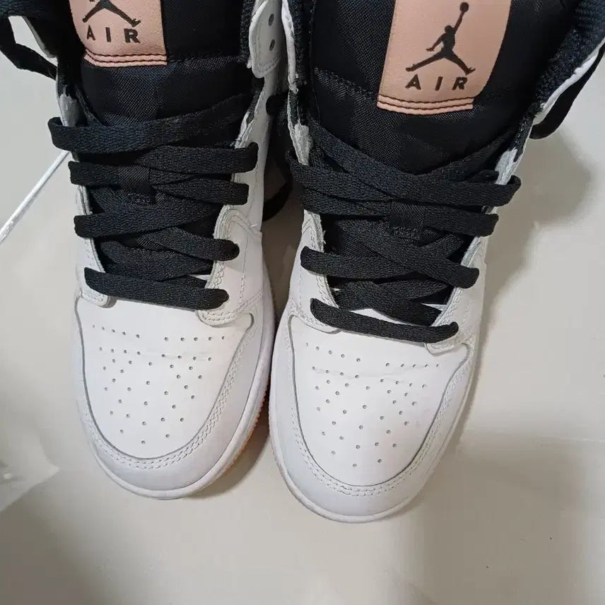 [BUNJANG] Air Jordan 1 High Top / 나이키 에어 조던 1 화이트 블랙 하이탑