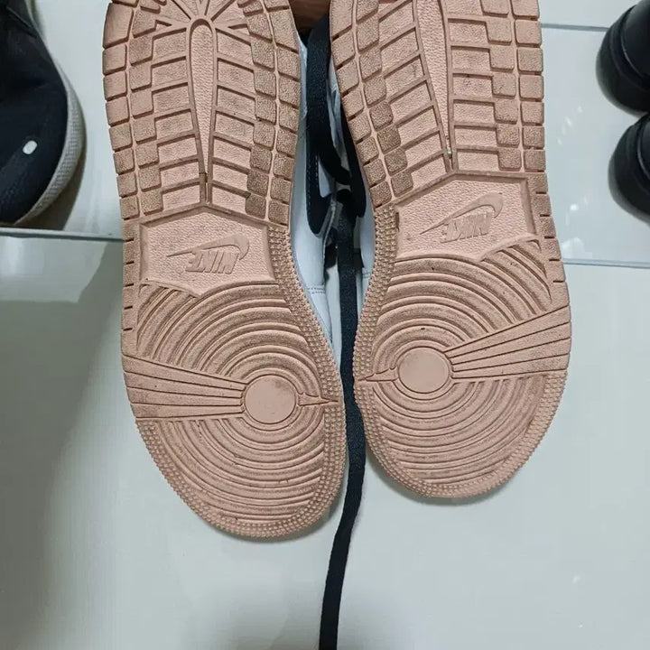 [BUNJANG] Air Jordan 1 High Top / 나이키 에어 조던 1 화이트 블랙 하이탑