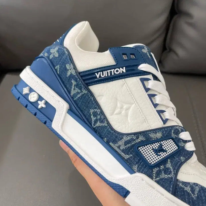 [SOLD OUT] Trainer 라인의 캐주얼 데님 블루 스니커즈를 급하게 판매합니다. 상