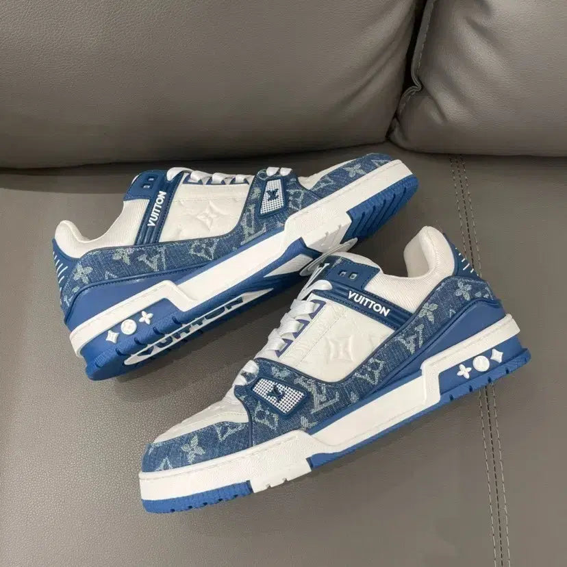 [SOLD OUT] Trainer 라인의 캐주얼 데님 블루 스니커즈를 급하게 판매합니다. 상
