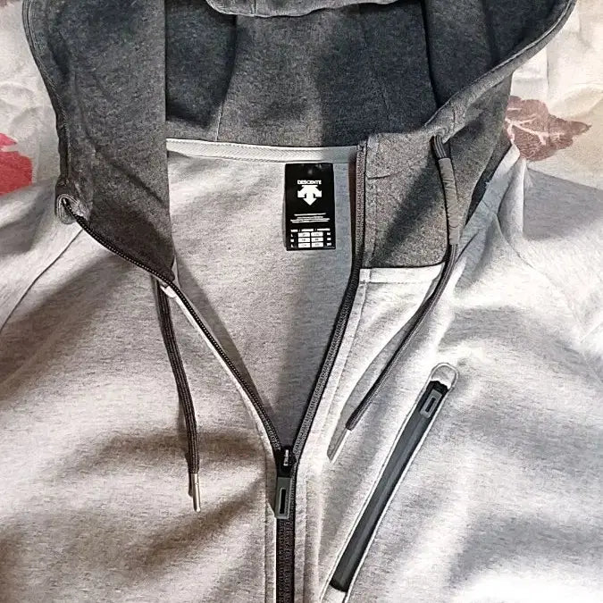 [BUNJANG] Descente Hoodie Jacket Size 100 / 데상트 춘추용후드집업 100 가슴55 기장70