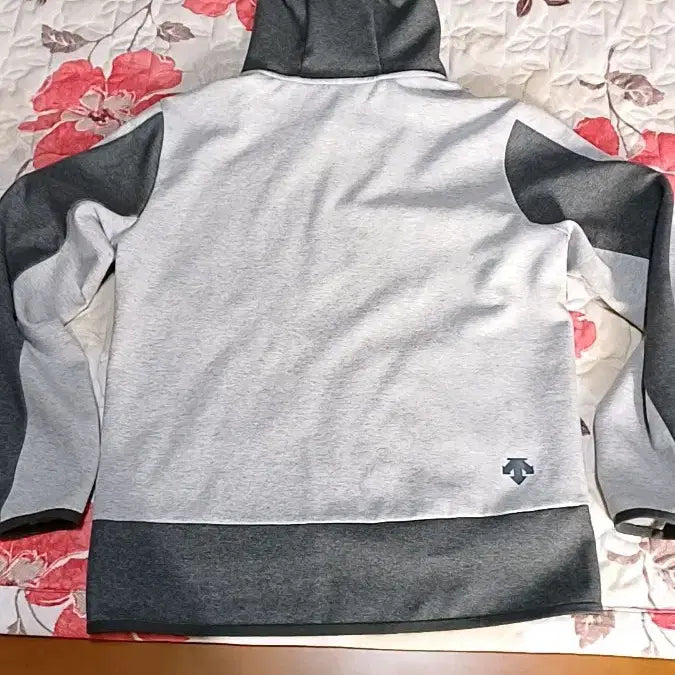 [BUNJANG] Descente Hoodie Jacket Size 100 / 데상트 춘추용후드집업 100 가슴55 기장70