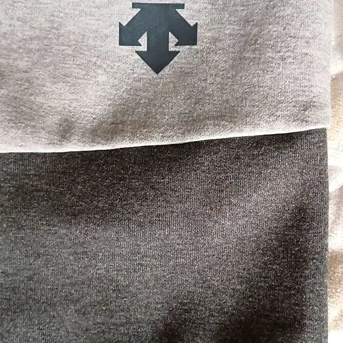 [BUNJANG] Descente Hoodie Jacket Size 100 / 데상트 춘추용후드집업 100 가슴55 기장70