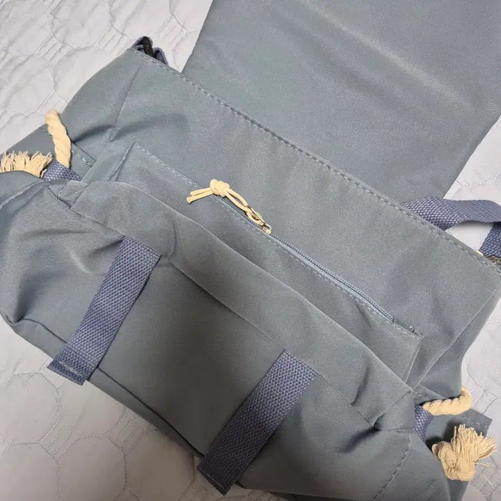[SOLD OUT] 작은 파란색 크로스백 택배비만 받고 나눔합니다!