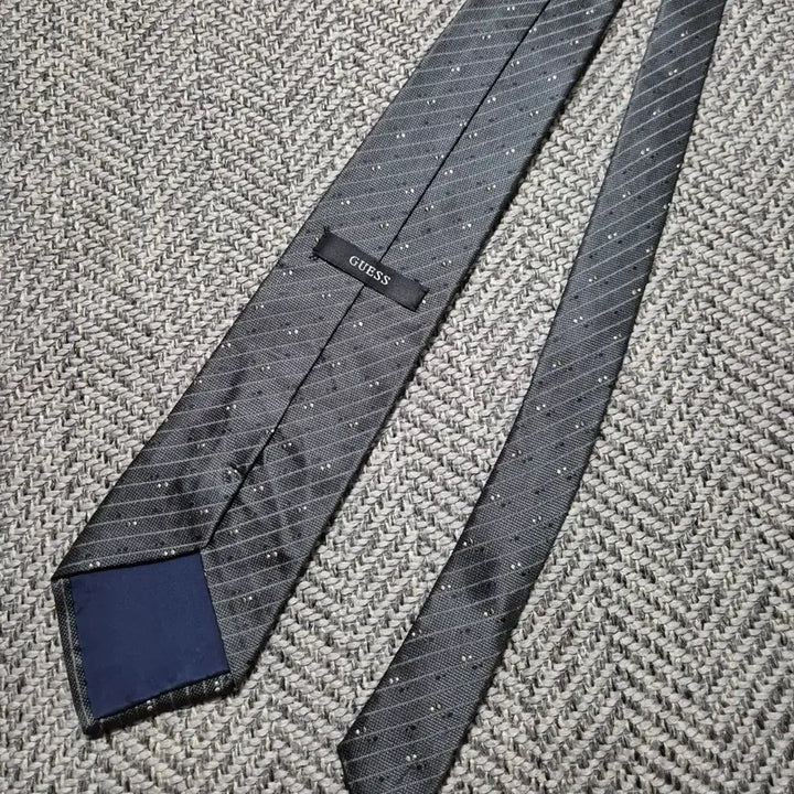 [BUNJANG] GUESS Silk Necktie / GUESS 명품 실크 넥타이