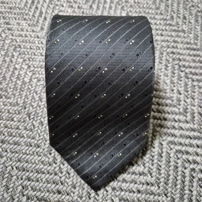 [BUNJANG] GUESS Silk Necktie / GUESS 명품 실크 넥타이