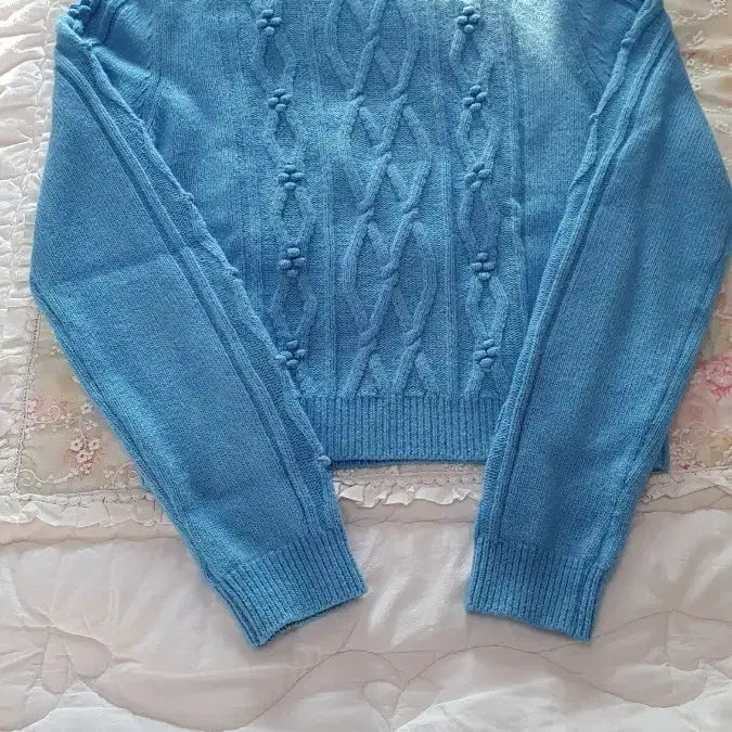 [BUNJANG] Tanat Cable Knit Sweater / 타낫 버블 케이블 니트