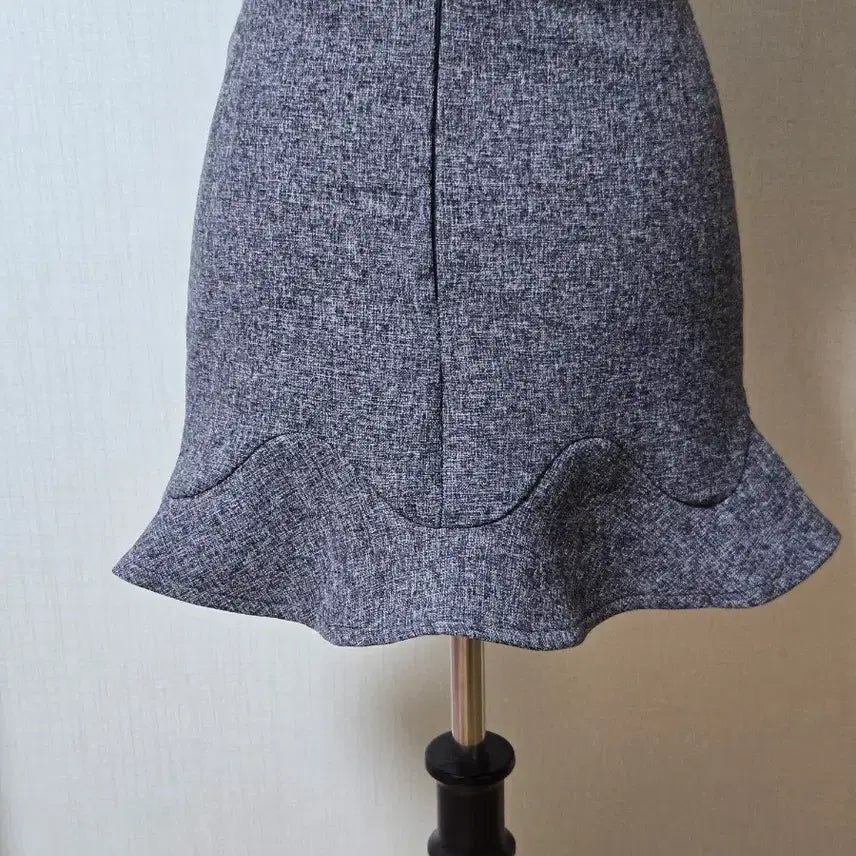 [BUNJANG] CATEALK Charcoal Gray Flare Mini Skirt / CATEALK 차콜 그레이  밑단 플레어.미니 스커트