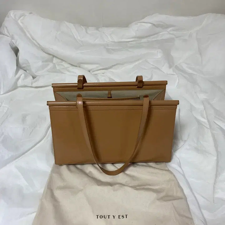 [BUNJANG] TUTIE Parallel Shoulder Bag Camel / 투티에 파라렐 숄더 백 가방 카멜
