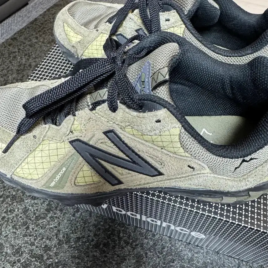 [BUNJANG] New Balance 610 K-Pop Merch Store / 뉴발란스 케일 610 (260사이즈)