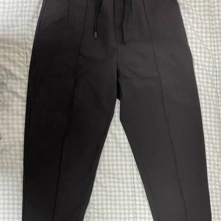 [BUNJANG] COS Pleated Tapered Track Pants / 코스 COS 핀턱 테이퍼드 트랙 팬츠