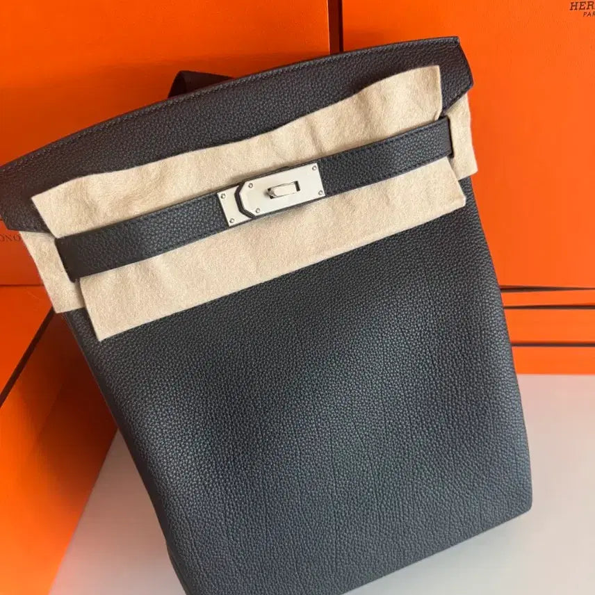[BUNJANG] Hermes GM Black Crossbody Bag / [백화점풀셋]에르메스 핵아도GM 블랙은장/카반은장 크로스백 K각인