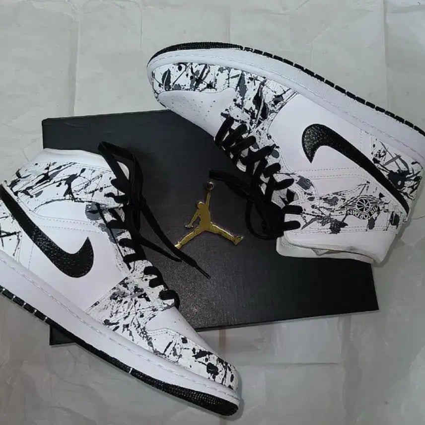 [BUNJANG] Nike Air Jordan 1 Mid White Sneakers / 조던 1 미드 화이트 280mm [새상품]
