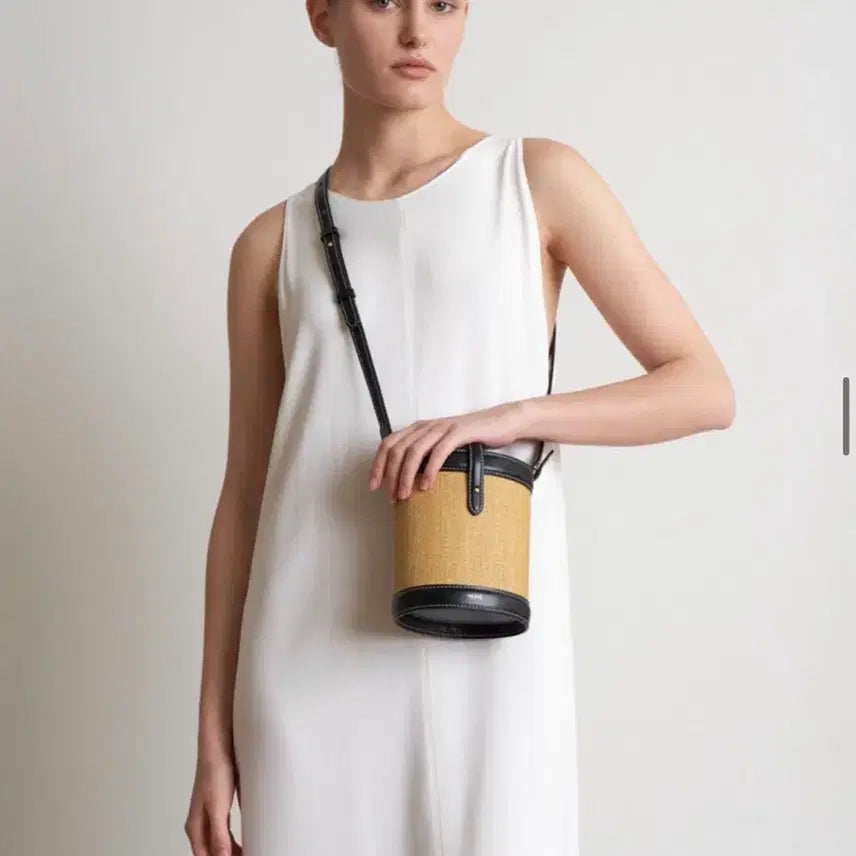 [BUNJANG] Hermes Raffia Mini Bucket Bag (Like New) / 에르베 미니 버킷백 라피아 (거의 새상품)