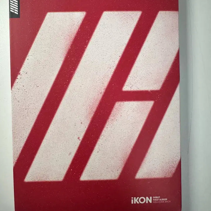 iKON 데뷔 하프 앨범 비매